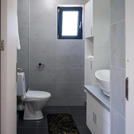 Nina House Apartment Târgu Jiu Exterior photo